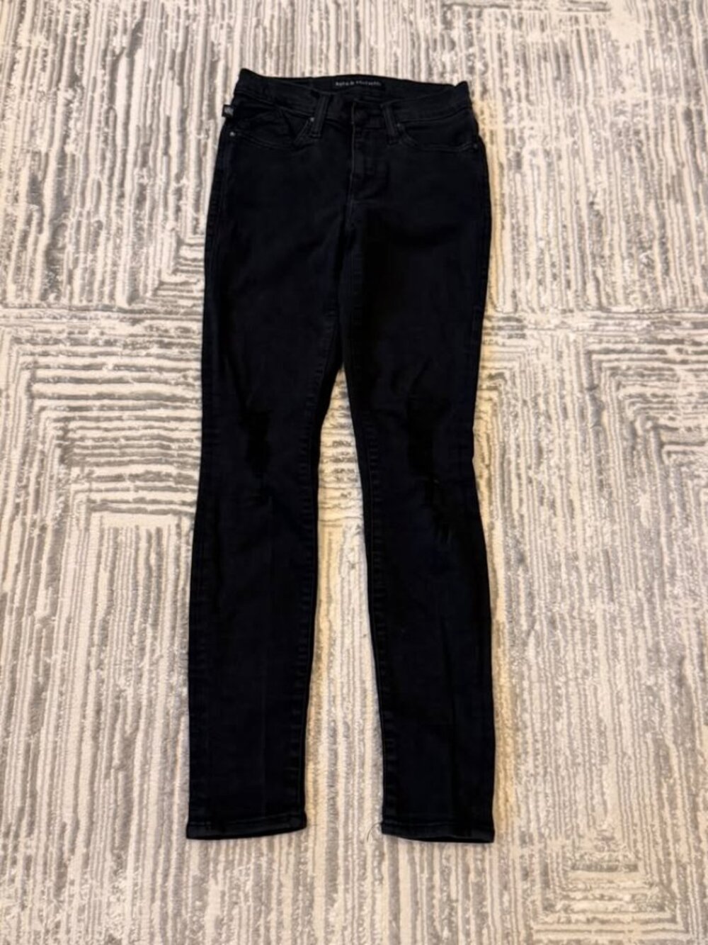 Rock & Republic women's size 2 Black Berlin stretch Mid Rise jeans